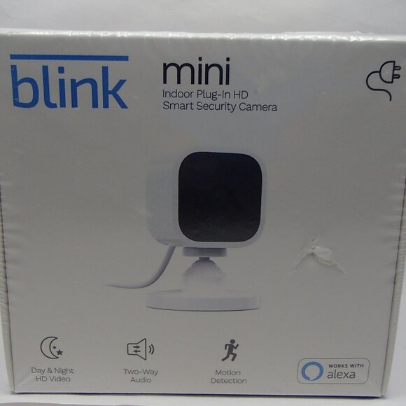 Blink Mini - Compact indoor plug-in smart security camera, 1080p HD video - Picture 1 of 7